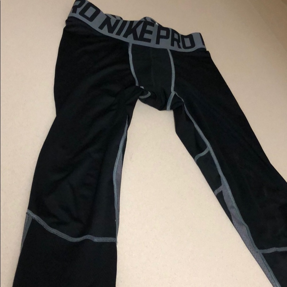 3/4 length Nike compression leggings